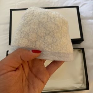Baby new born Gucci hat worn once. So cute and snug. Comes with Gucci box
